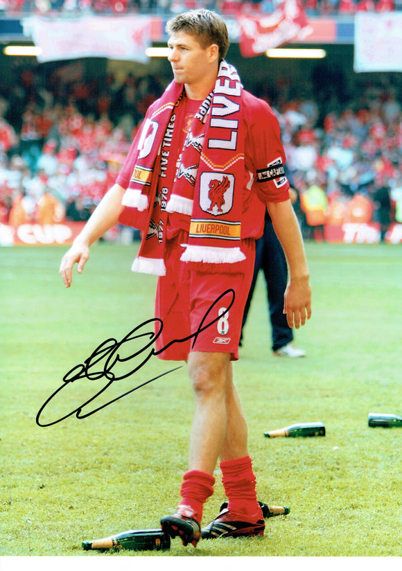Steven Gerrard - Liverpool - 16 x 12 Autographed Picture