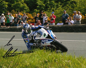 Ian Hutchinson - Gooseneck - TT 2016 - 10 x 8 Autographed Picture