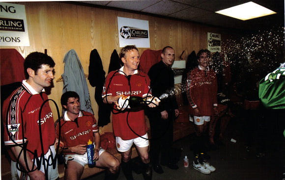 Denis Irwin & David May - Manchester United - Dressing Room - 10 x 8 Autographed Picture