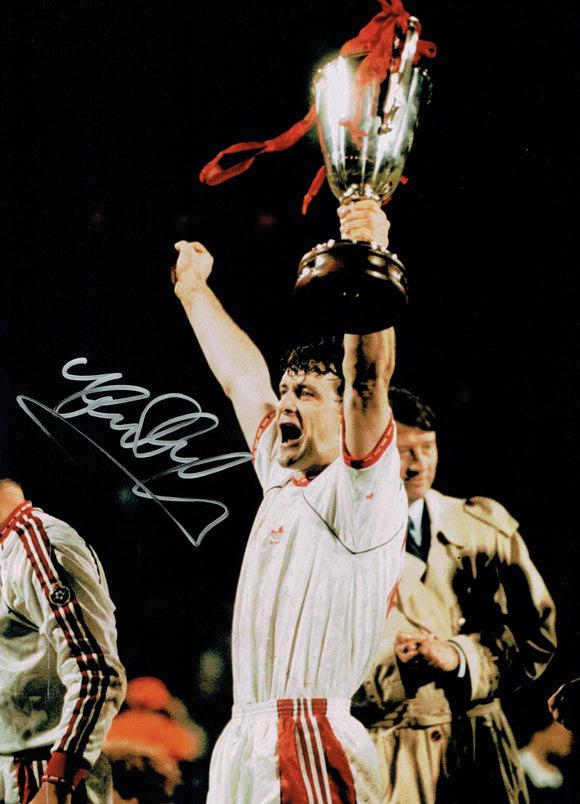 Mark Hughes - Manchester United - 16 x 12 Autographed Picture