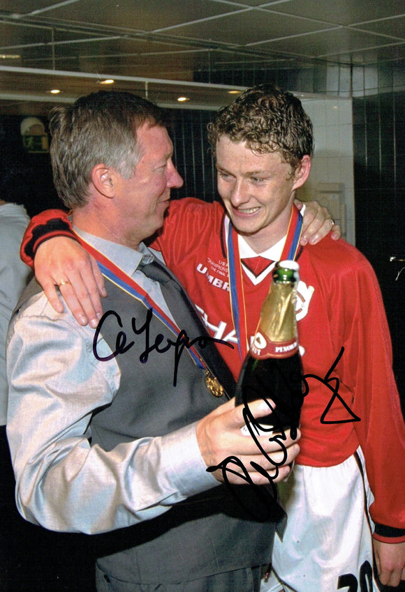 Sir Alex Ferguson & Ole Gunnar Solskjaer - Manchester United - 12 x 8 Autographed Picture