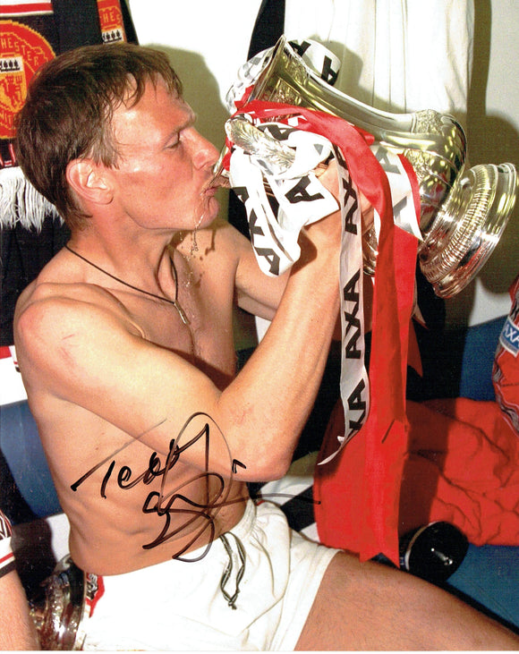 Teddy Sheringham - Manchester United - F.A. Cup - 10 x 8 Autographed Picture