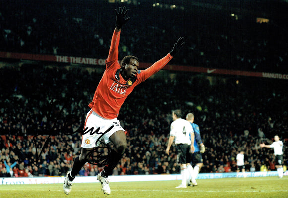 Bebe - Manchester United - 12 x 8 Autographed Picture