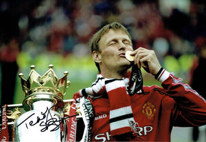 Teddy Sheringham - Manchester United - F.A. Cup - 12 x 8 Autographed Picture