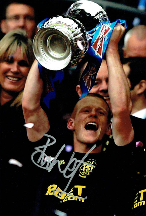 Ben Watson - Wigan - 20013 F.A. Cup Winners - 10 x 8 Autographed Picture