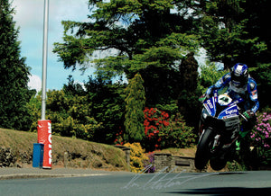 Ian Hutchinson - QB Approach - TT 2017 - 16 x 12 Autographed Picture
