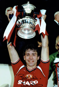 Bryan Robson - Manchester United - 1985 F.A.Cup Winner - 12 x 8 Autographed Picture