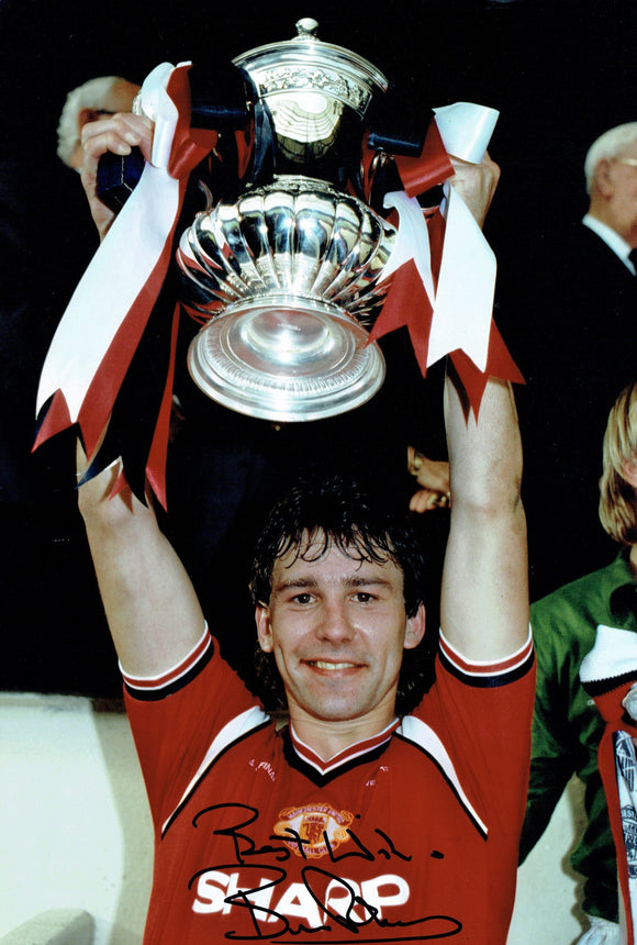 Bryan Robson - Manchester United - 1985 F.A.Cup Winner - 12 x 8 Autographed Picture