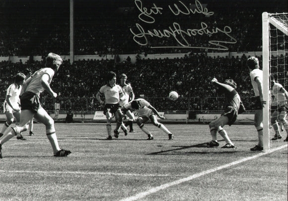 Treveor Brooking - West Ham United F.C. - F.A.Cup winners - 16 x 12 Autographed Picture