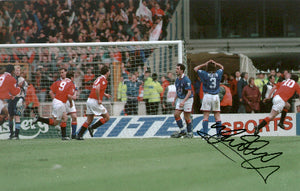 Mark Hughes - Manchester United - 12 x 8 Autographed Picture